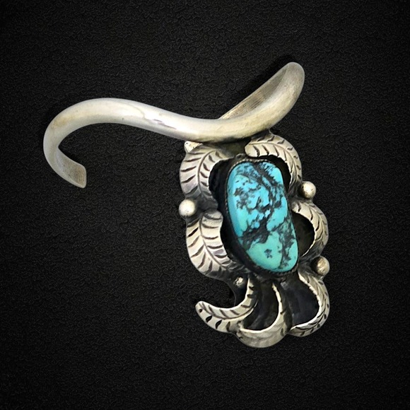 Jewelry - Vintage 70s Era Navajo Single-Shank Turquoise Sweater Cuff Bracelet C.M. Skeets